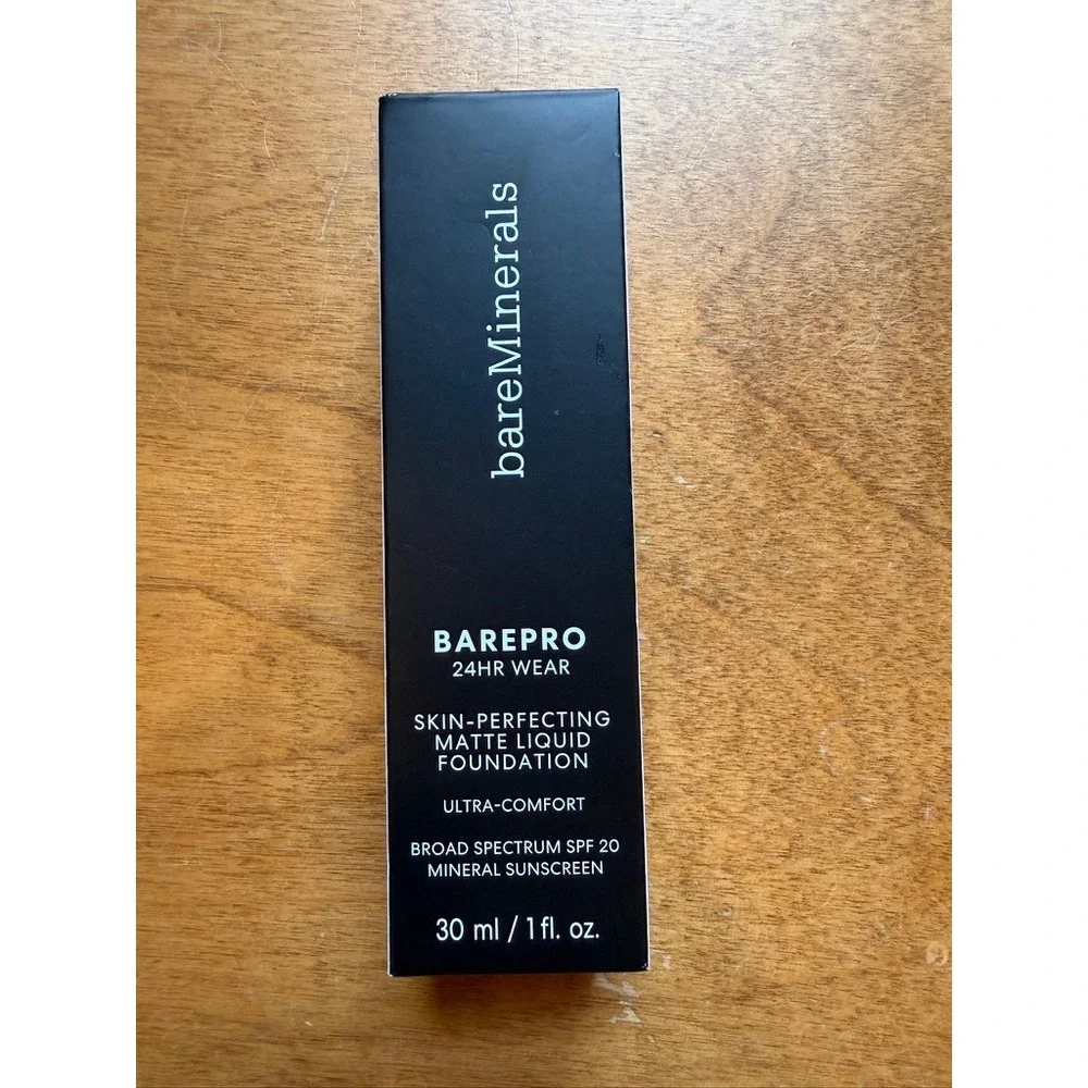 bareMinerals BAREPRO 24HR Wear Matte Liquid Foundation Light 25 Cool SPF 20 1oz